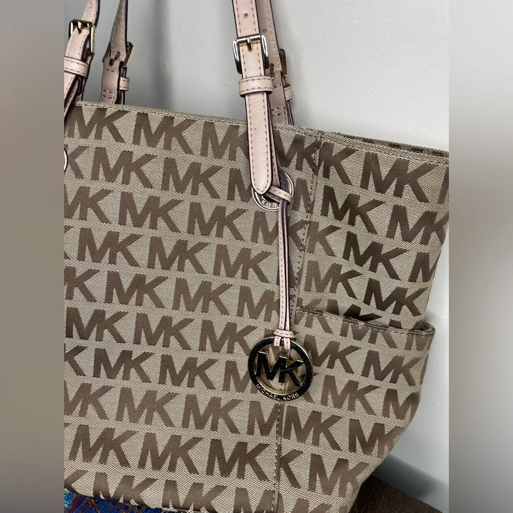 *Authentic* - Picture 2 of 7